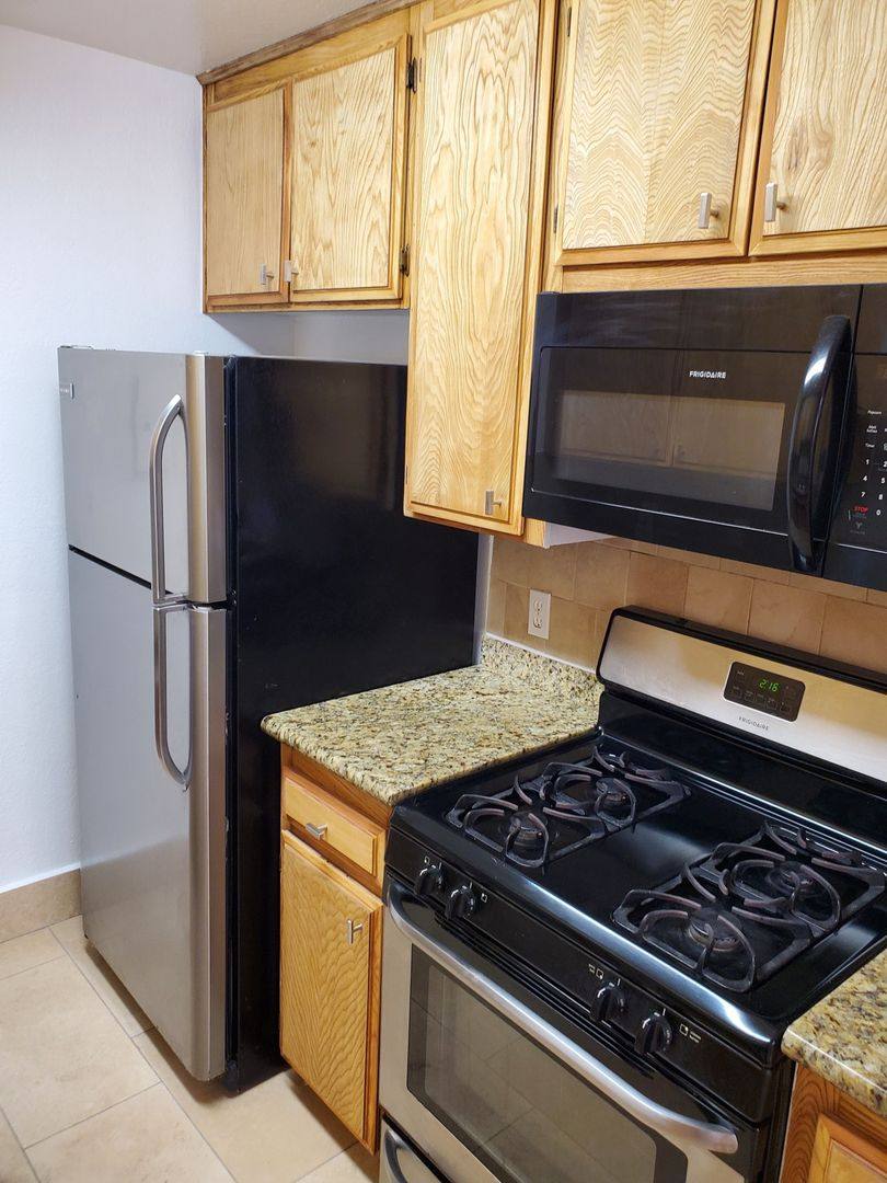 Apartment for rent at 4031 McLaughlin Ave, Los Angeles, CA 90066