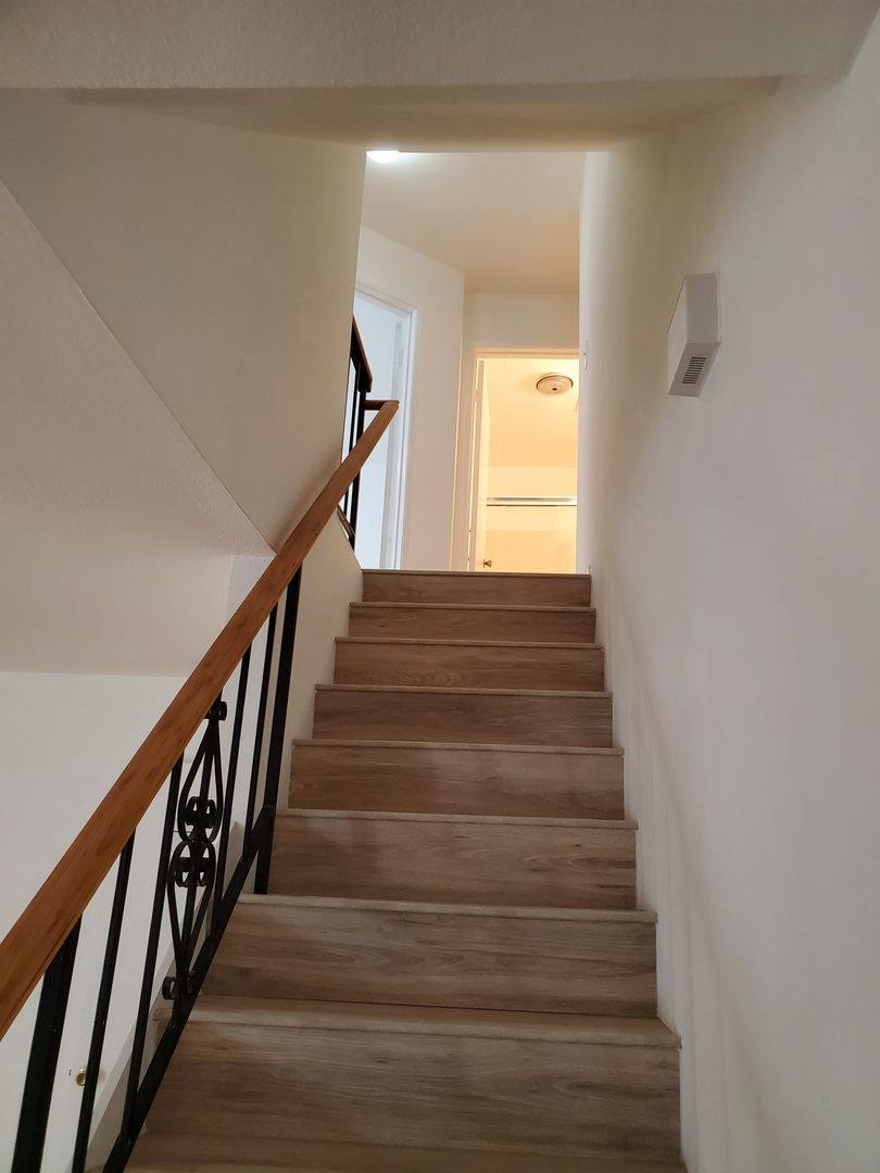 Apartment for rent at 4031 McLaughlin Ave, Los Angeles, CA 90066