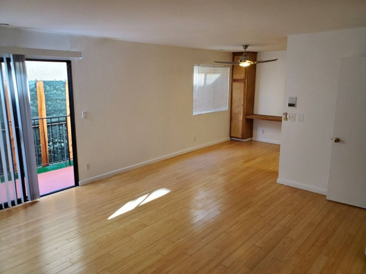 Apartment for rent at 4031 McLaughlin Ave, Los Angeles, CA 90066