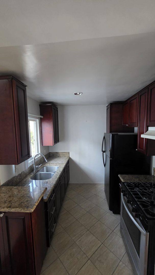 Apartment for rent at 1020 N Curson Ave, Los Angeles, CA 90046