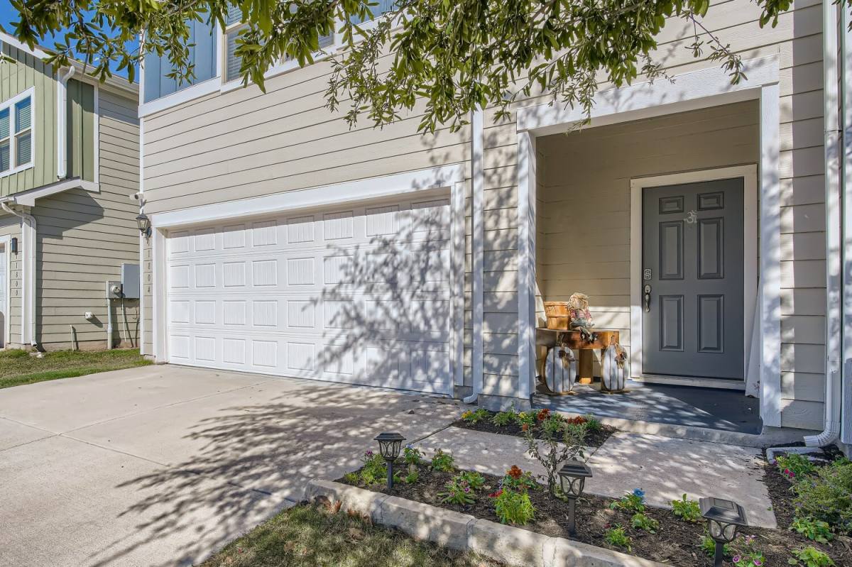 House for rent at 11804 Saddle Rock Dr, Austin, TX 78725