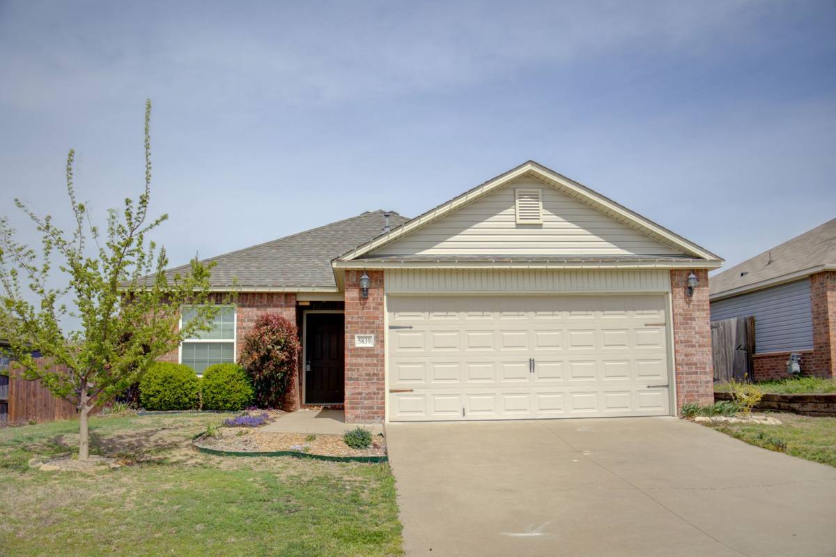 House for rent at 5839 E 148th Place S, Bixby, OK 74008