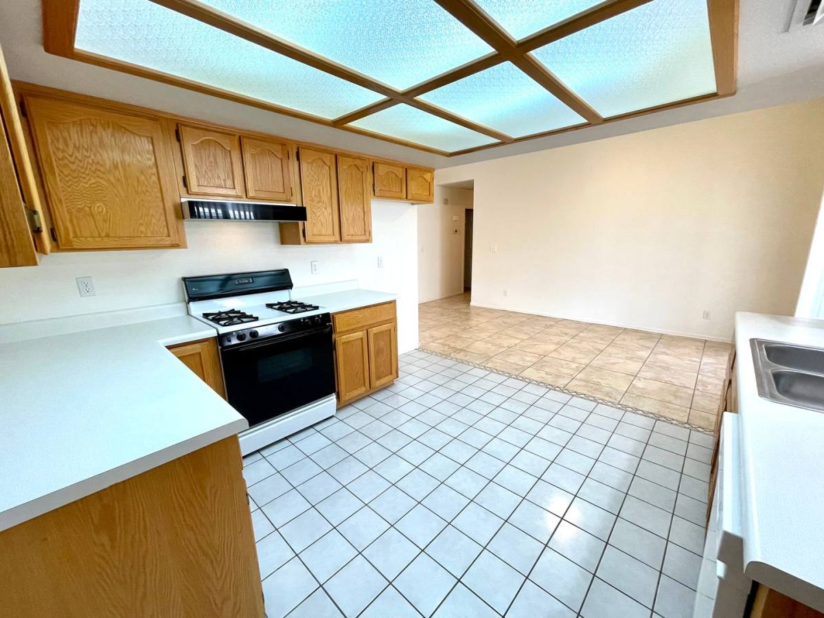 2021 Chambers Ave, Kingman, AZ 86401 - House for Rent - Image 10