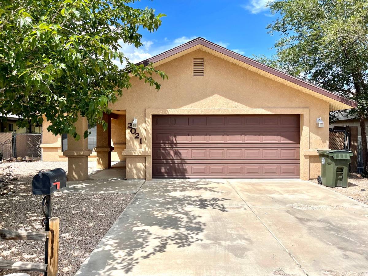 House for rent at 2021 Chambers Ave, Kingman, AZ 86401