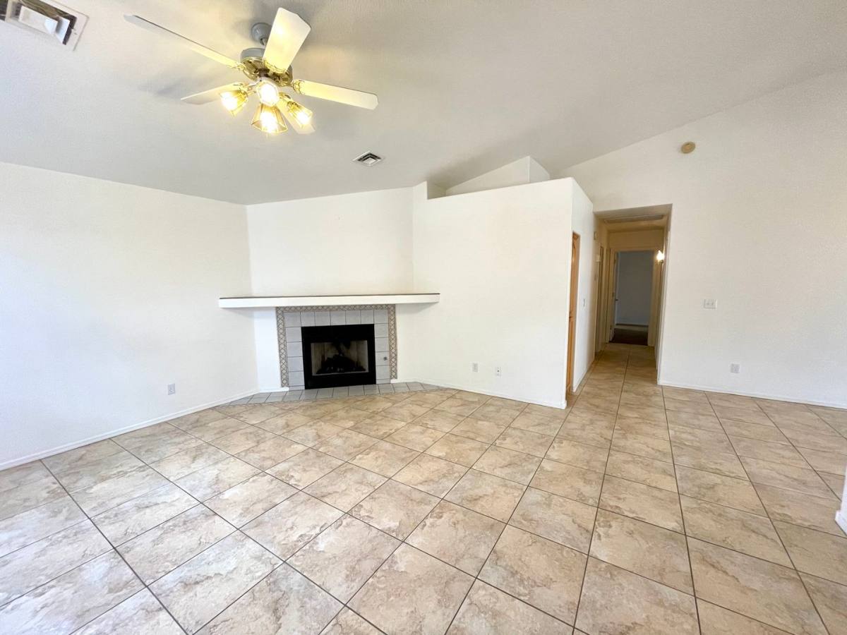 2021 Chambers Ave, Kingman, AZ 86401 - House for Rent - Image 2