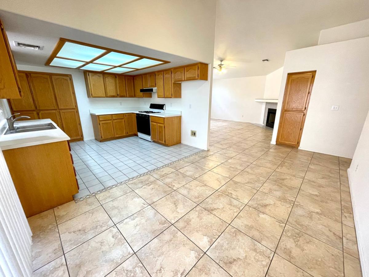 2021 Chambers Ave, Kingman, AZ 86401 - House for Rent - Image 8