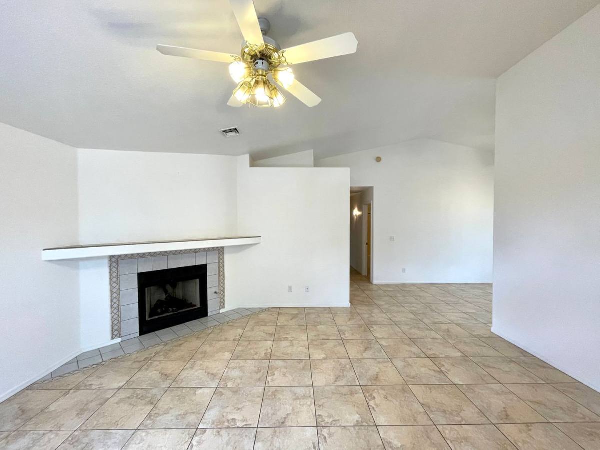 2021 Chambers Ave, Kingman, AZ 86401 - House for Rent - Image 3