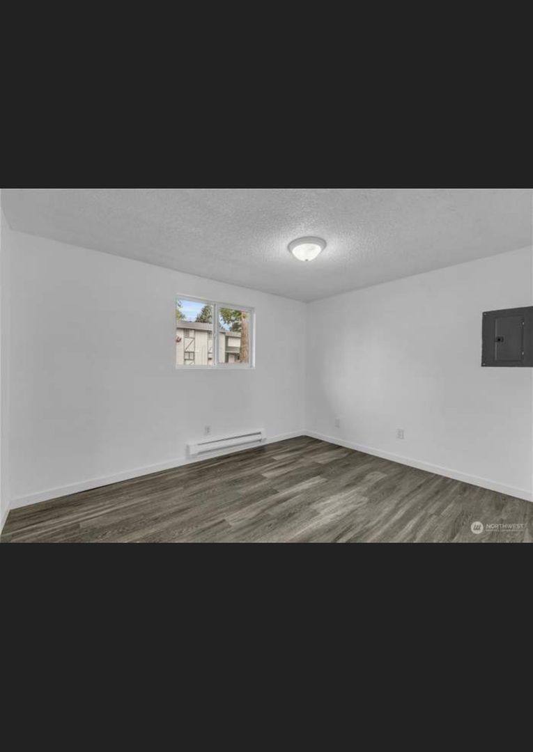 Apartment for rent at 2701 S 257th Place, Kent, WA 98032