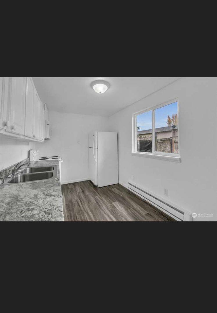Apartment for rent at 2701 S 257th Place, Kent, WA 98032