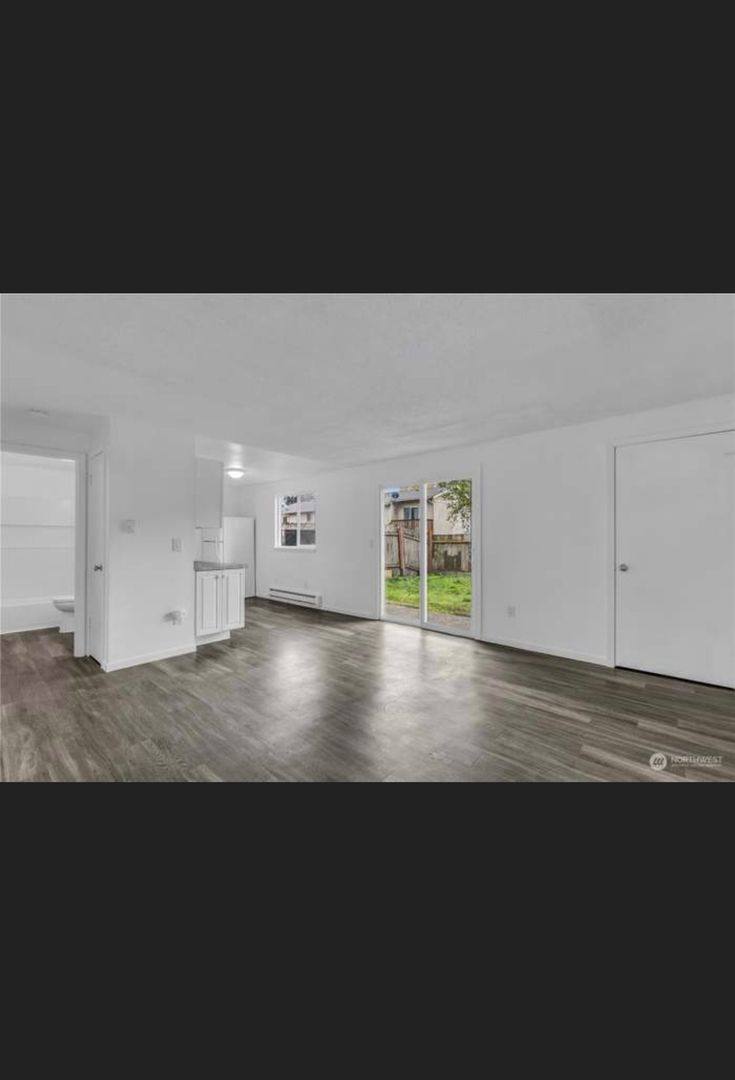 Apartment for rent at 2701 S 257th Place, Kent, WA 98032