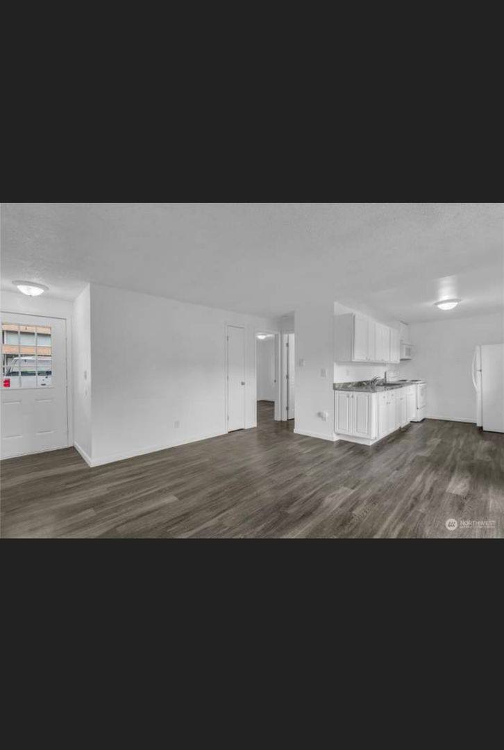 Apartment for rent at 2701 S 257th Place, Kent, WA 98032