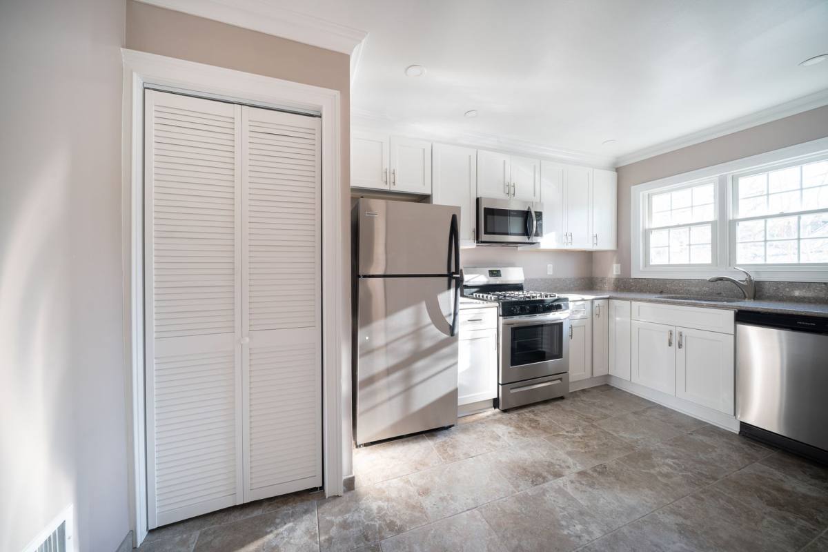 Apartment for rent at 18 Engle St, Tenafly, NJ 07670