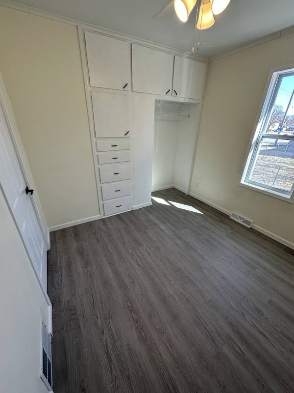 House for rent at 881 W Mason St, Green Bay, WI 54303