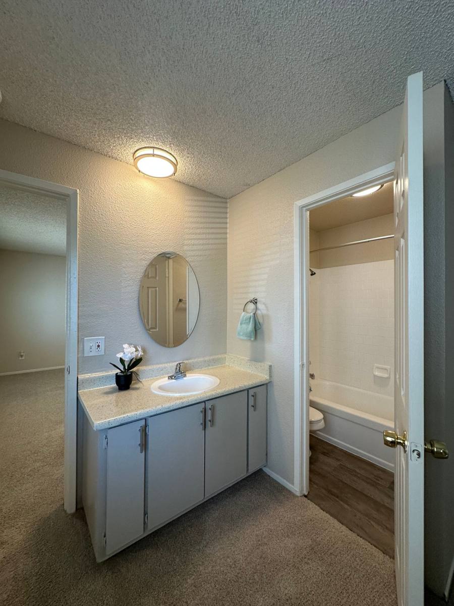 Apartment for rent at 1616 E St, Sacramento, CA 95814