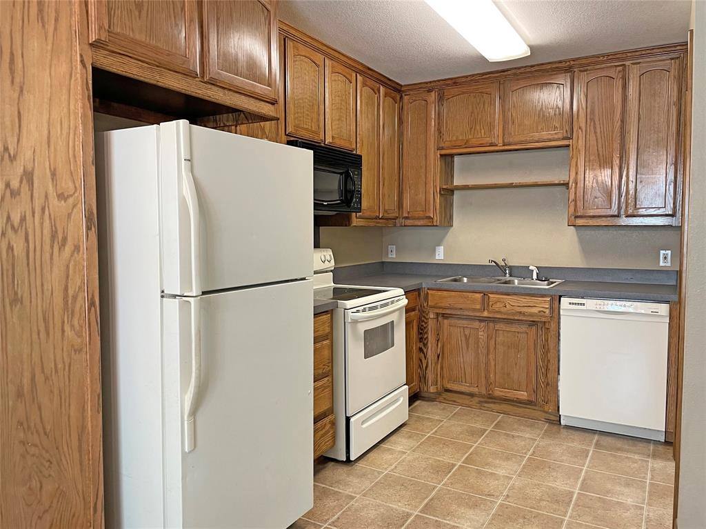 Apartment for rent at 3120 Conveyor Dr, Joshua, TX 76058