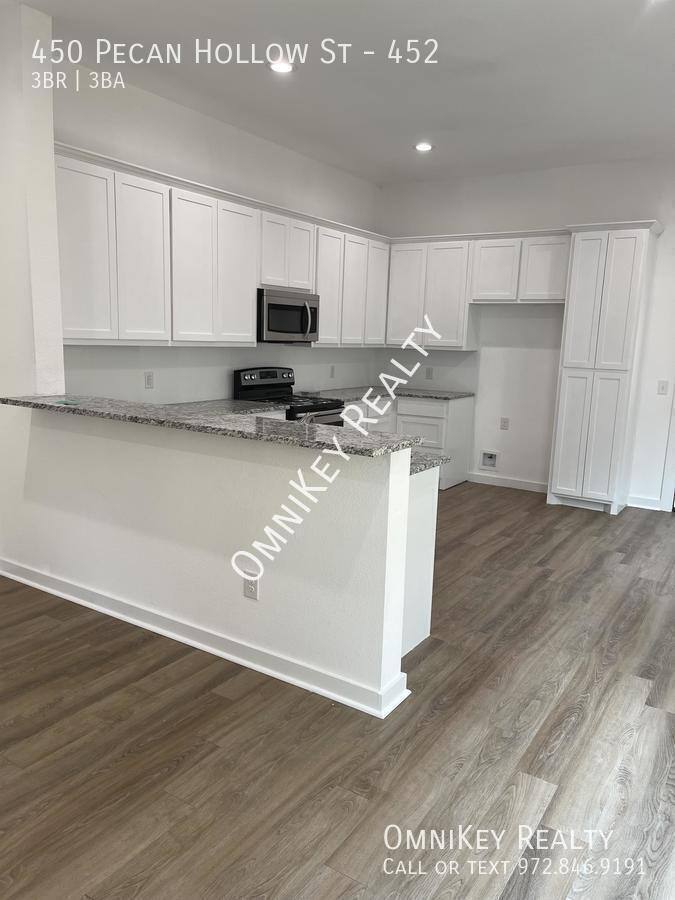 Apartment for rent at 450 Pecan Hollow St #452, Ennis, TX 75119