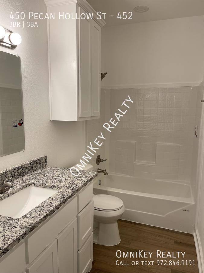 Apartment for rent at 450 Pecan Hollow St #452, Ennis, TX 75119