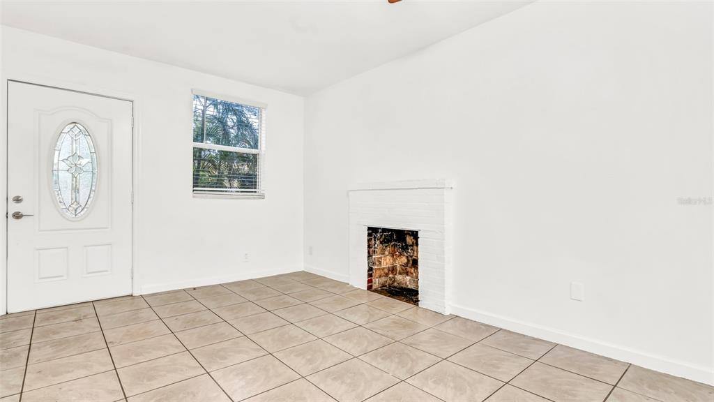 Apartment for rent at 739 27th Ave W #739, Bradenton, FL 34205