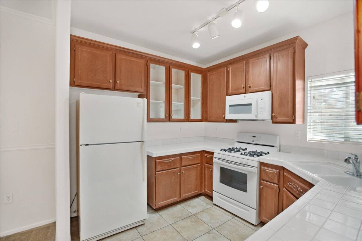 Apartment for rent at 75 N Valle Verde Dr, Henderson, NV 89074