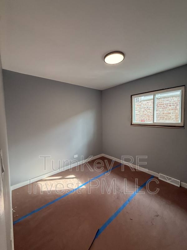 House for rent at 7732 S Lotus Ave, Burbank, IL 60459