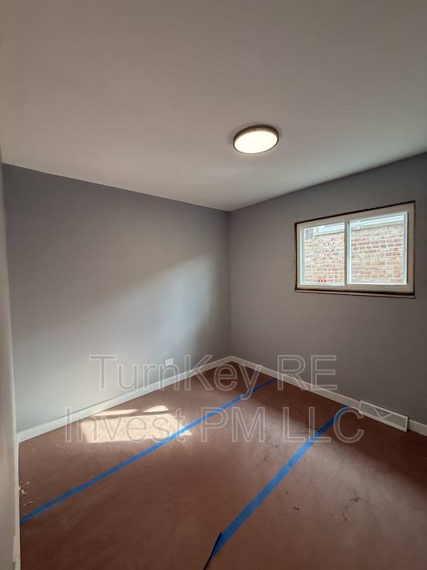 House for rent at 7732 S Lotus Ave, Burbank, IL 60459