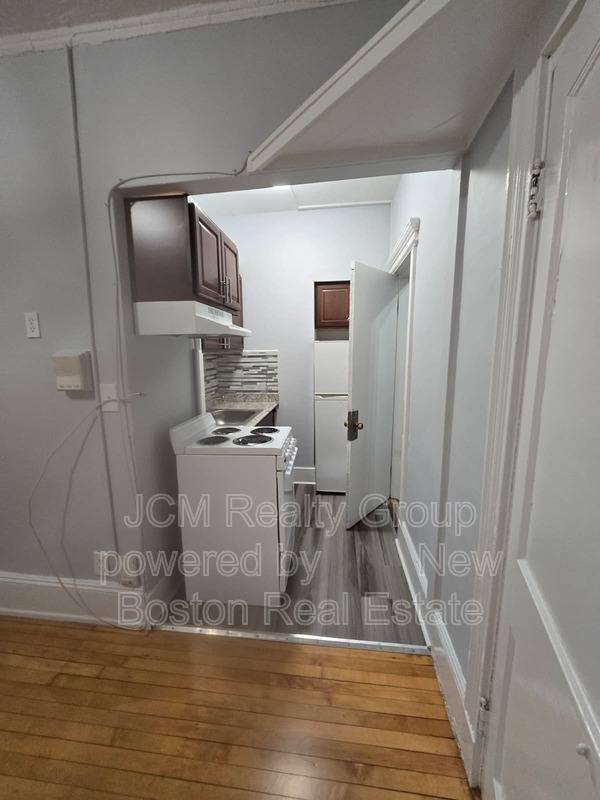 Apartment for rent at 135 Ocean St, Lynn, MA 01902