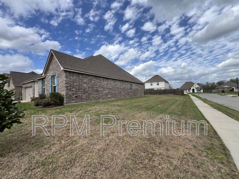 House for rent at 2123 Westfield Ave, Zachary, LA 70791