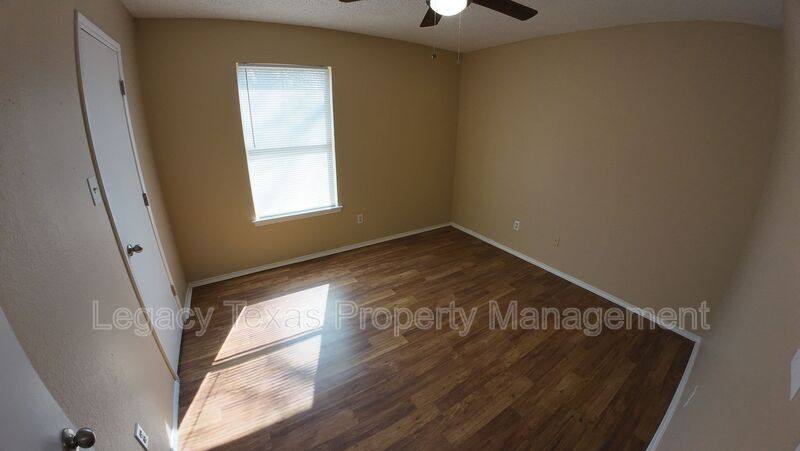 Apartment for rent at 318 College St #B, Cleburne, TX 76033