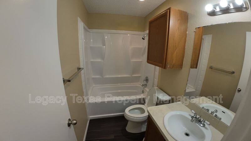 Apartment for rent at 318 College St #B, Cleburne, TX 76033