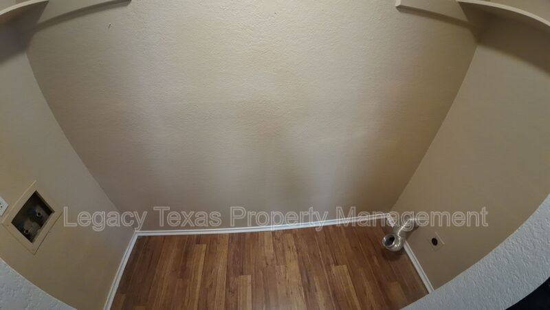 Apartment for rent at 318 College St #B, Cleburne, TX 76033