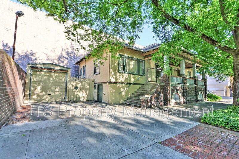 House for rent at 1015 27th St, Sacramento, CA 95816