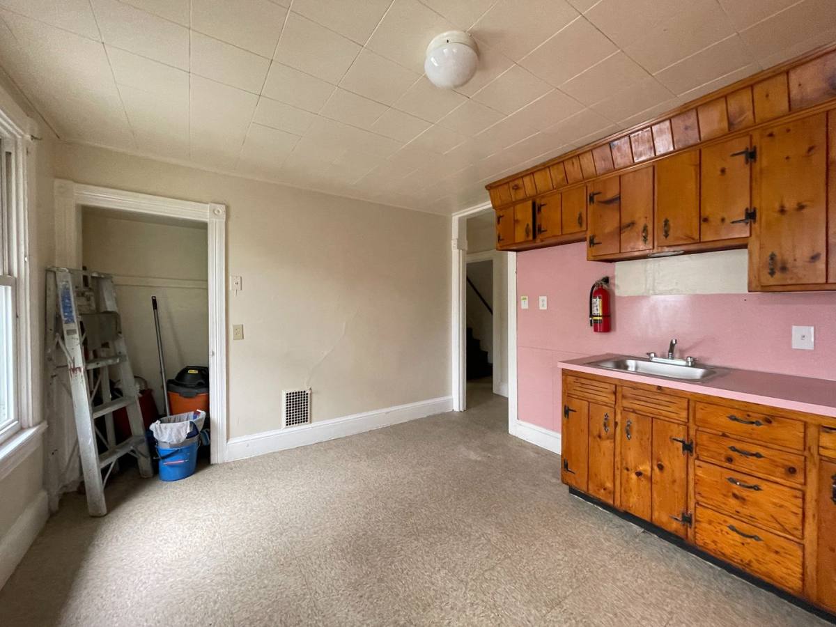 Apartment for rent at 97 York St, Bridgeton, NJ 08302