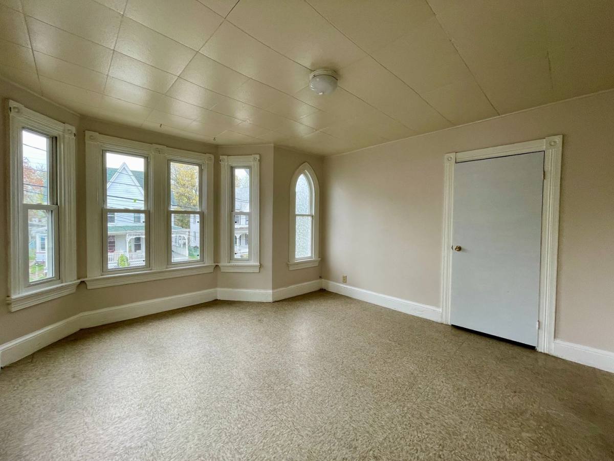 Apartment for rent at 97 York St, Bridgeton, NJ 08302
