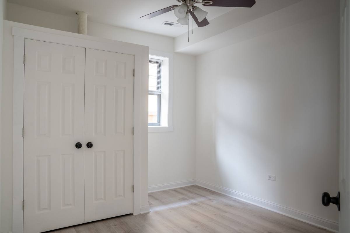 Apartment for rent at 3002-10 W Ainslie St, Chicago, IL 60625