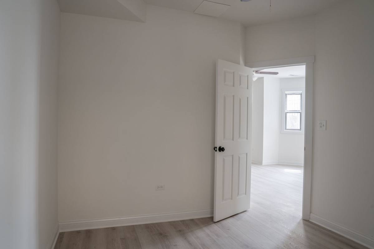 Apartment for rent at 3002-10 W Ainslie St, Chicago, IL 60625