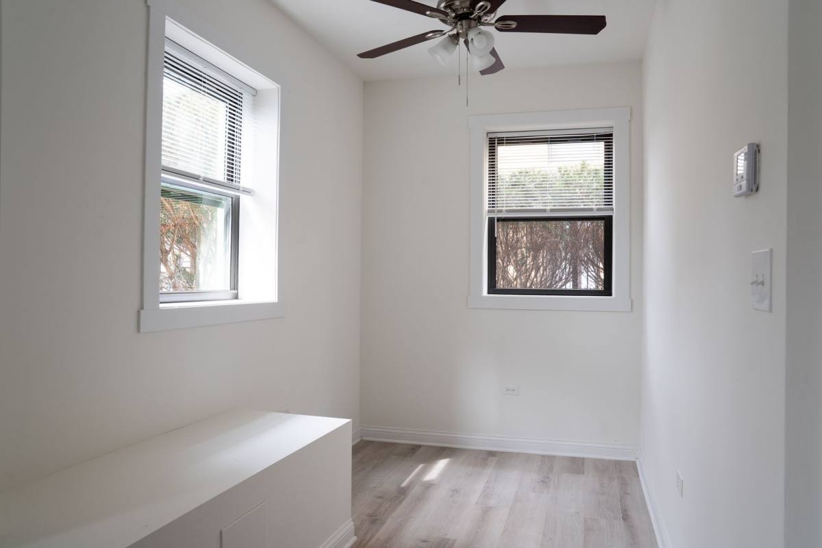 Apartment for rent at 3002-10 W Ainslie St, Chicago, IL 60625
