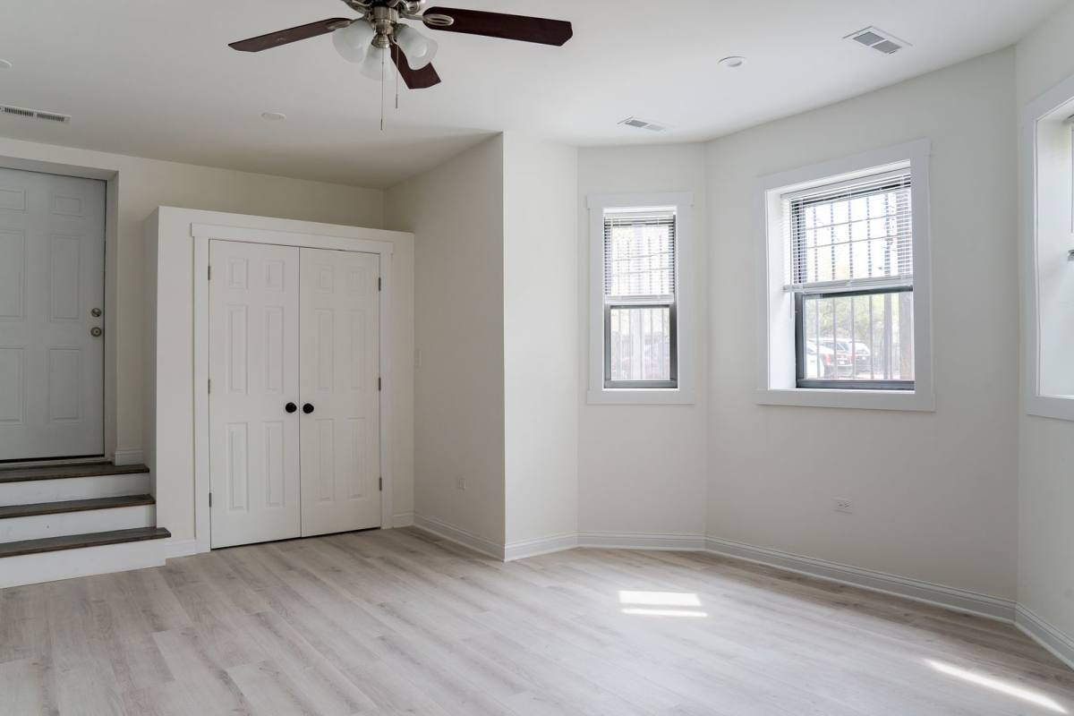 Apartment for rent at 3002-10 W Ainslie St, Chicago, IL 60625