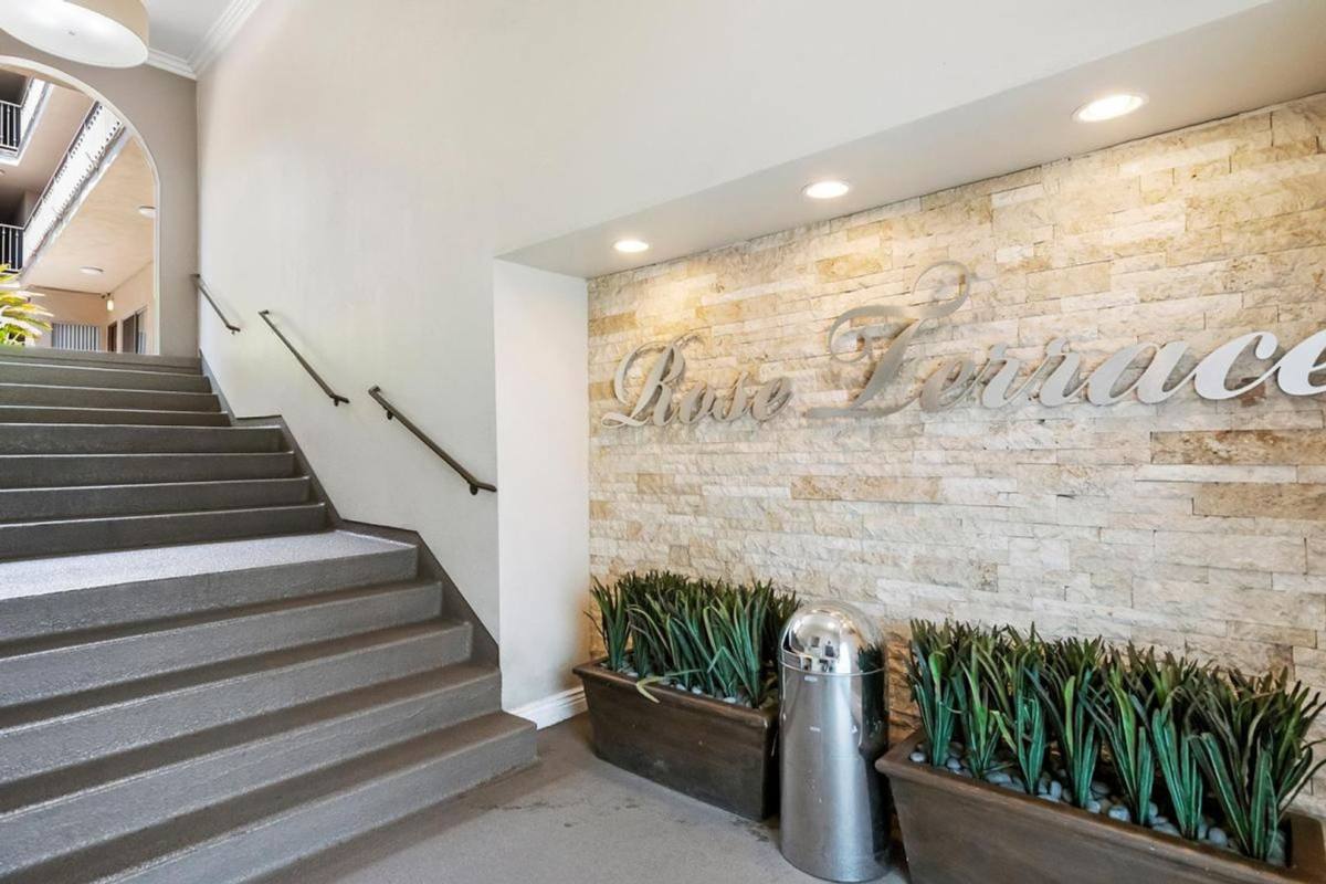 Apartment for rent at 10801 Rose Ave, Los Angeles, CA 90034