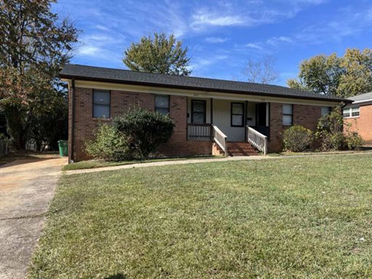 House for rent at 3631 Driftwood Dr, Charlotte, NC 28205