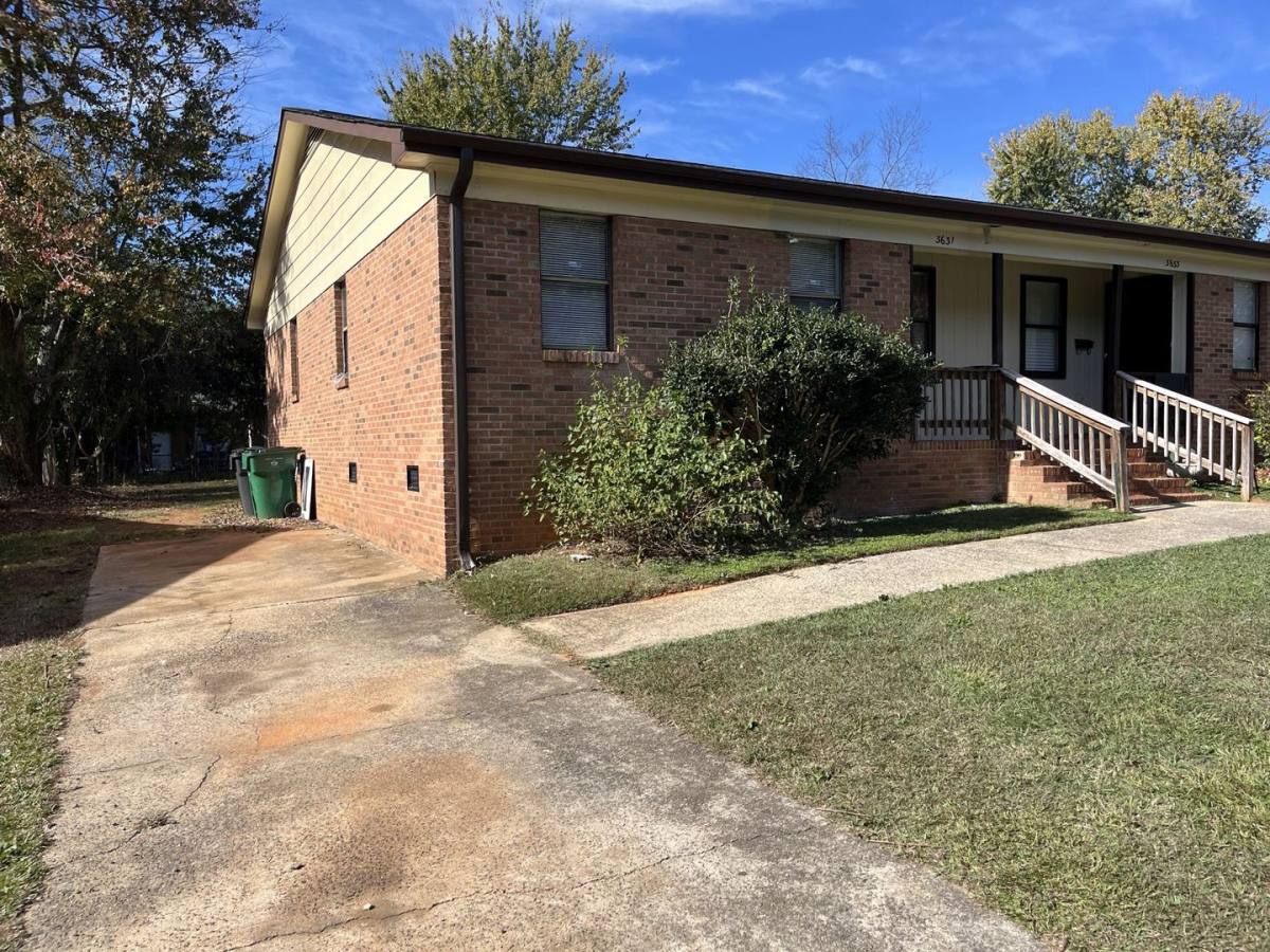 House for rent at 3631 Driftwood Dr, Charlotte, NC 28205