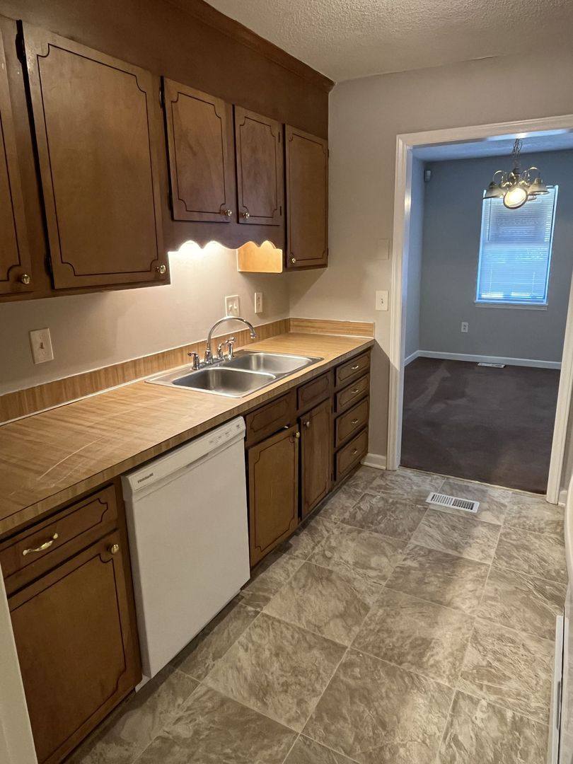 House for rent at 3631 Driftwood Dr, Charlotte, NC 28205