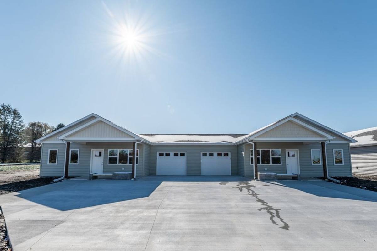 Townhouse for rent at 1105-1111 Whitney St, Pender, NE 68047