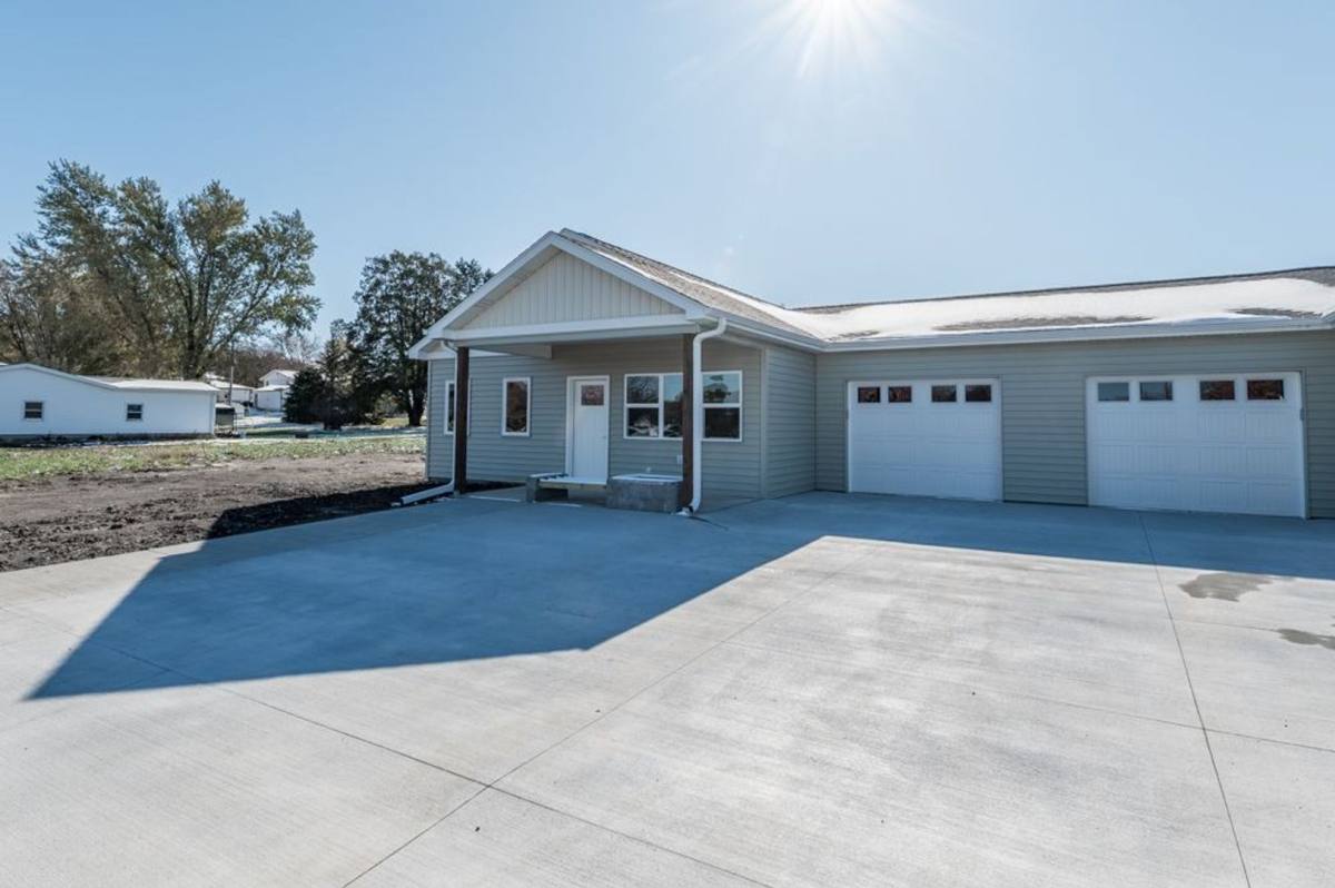 Townhouse for rent at 1105-1111 Whitney St, Pender, NE 68047