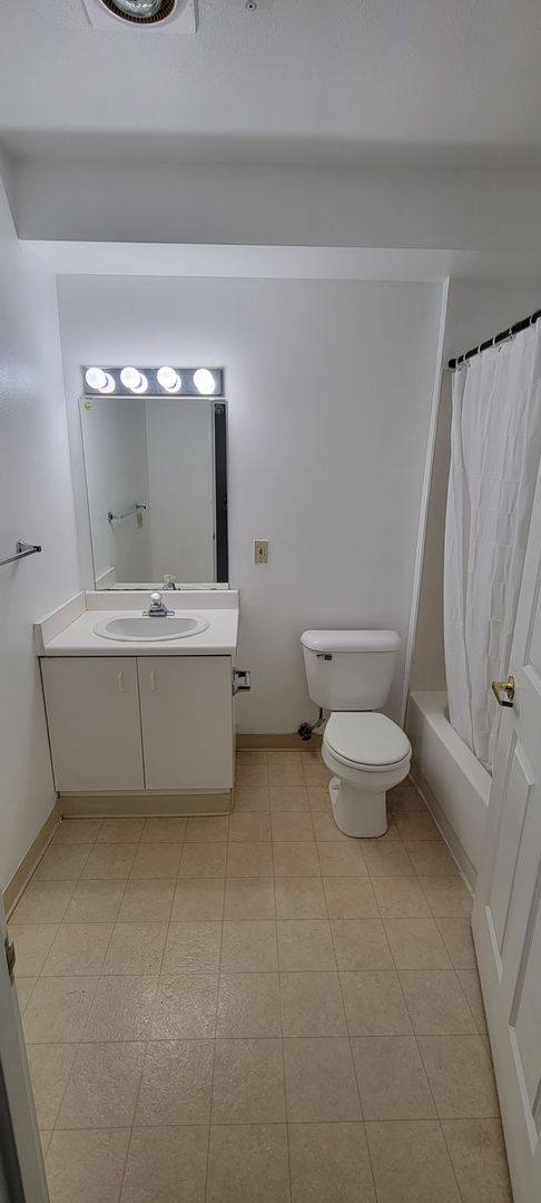 Apartment for rent at 4750 16th Ave NE, Seattle, WA 98105