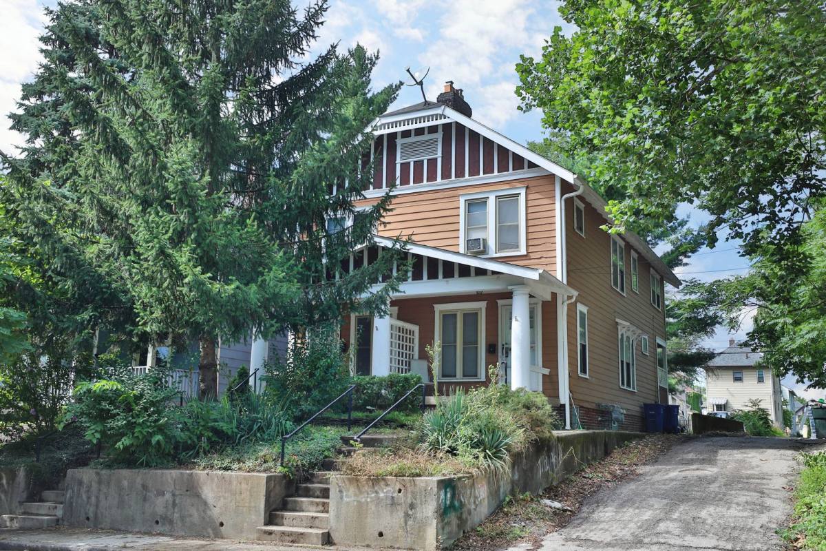 Townhouse for rent at 248 E Patterson Ave, Columbus, OH 43202