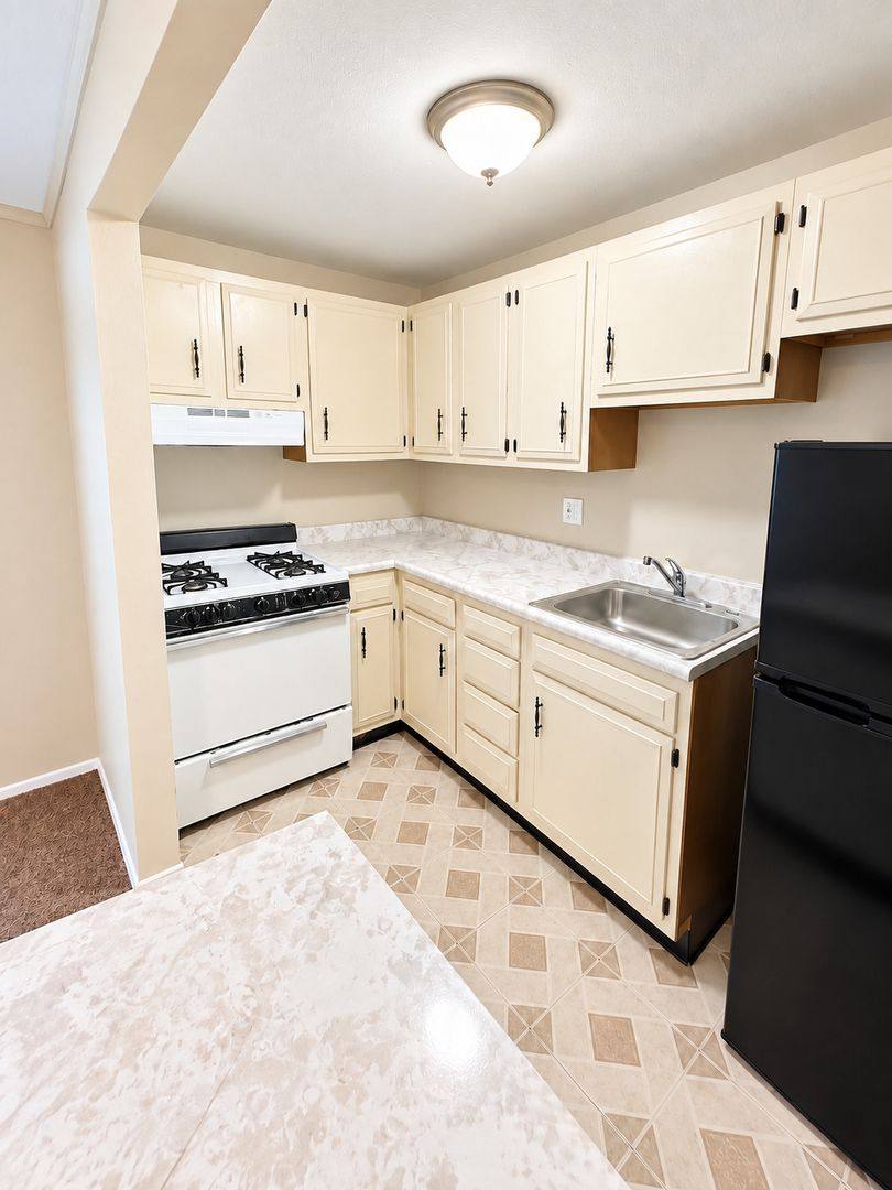 Apartment for rent at 321 Ella St, McKees Rocks, PA 15136