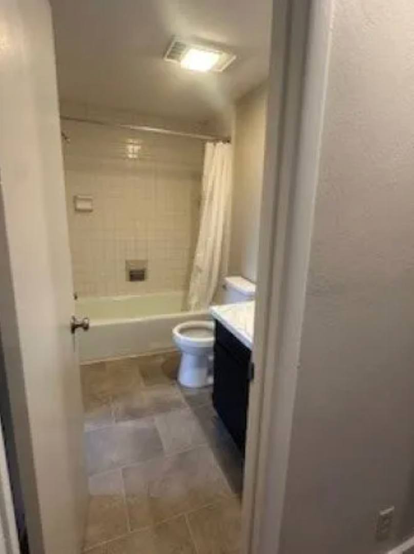 Apartment for rent at 321 Ella St, McKees Rocks, PA 15136