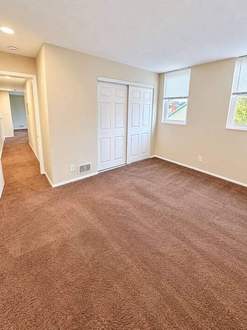 Apartment for rent at 321 Ella St, McKees Rocks, PA 15136