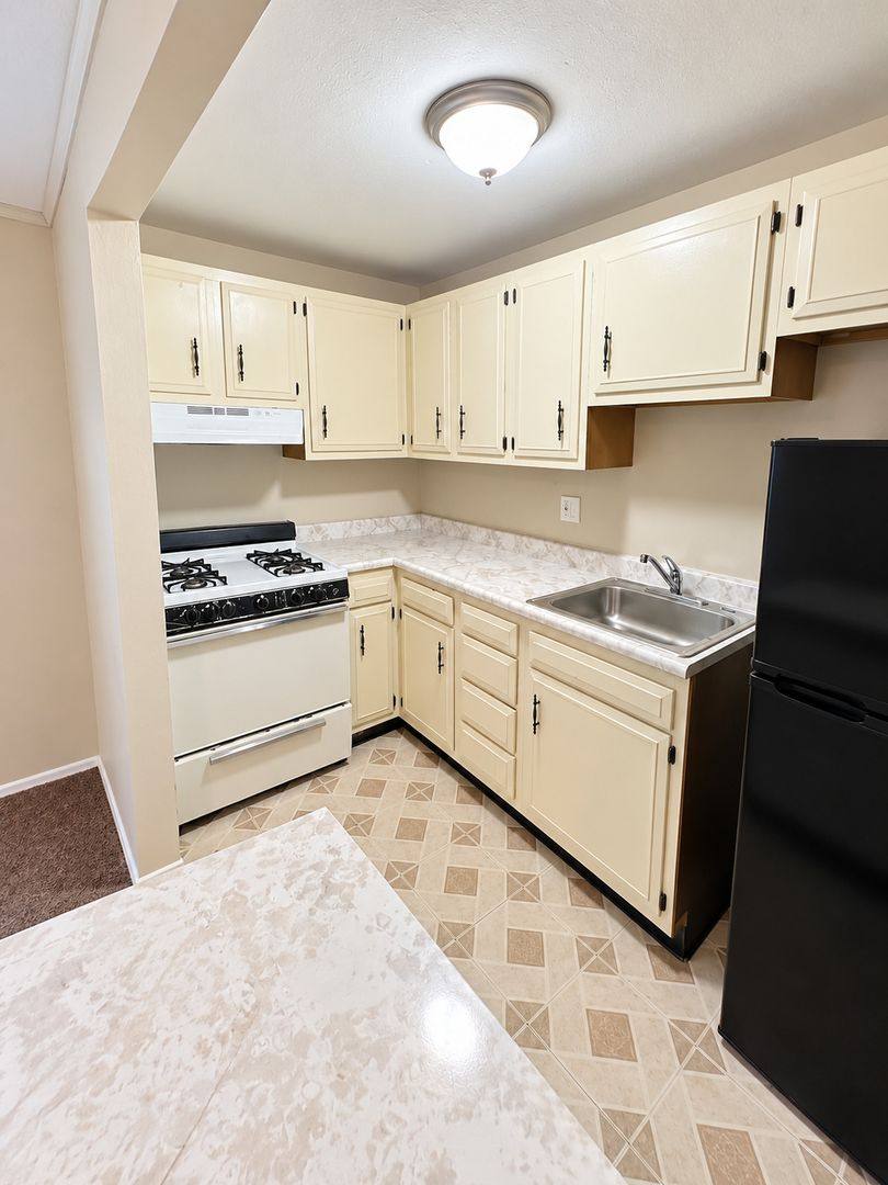 Apartment for rent at 321 Ella St, McKees Rocks, PA 15136
