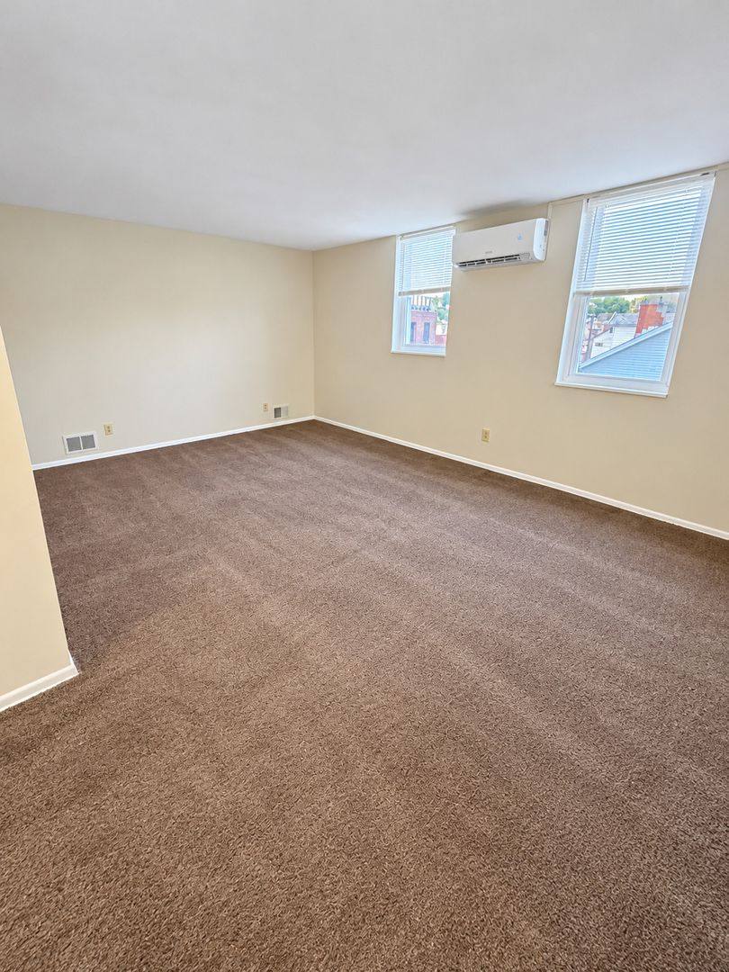 Apartment for rent at 321 Ella St, McKees Rocks, PA 15136